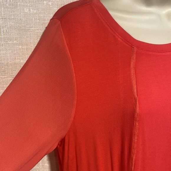 LOGO Rayon 230 Top with Mesh Sleeves - Picture 3 of 11